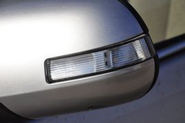 2013款比亚迪M6