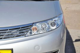 2013款比亚迪M6