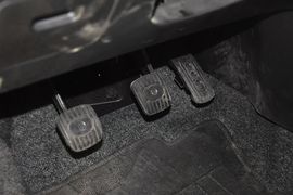 2013款日产骊威劲锐版1.6XL手动舒适型