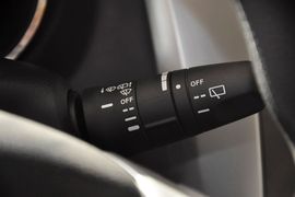 2013款日产骊威劲锐版1.6XL手动舒适型