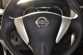 2013款日产骊威劲锐版1.6XL手动舒适型