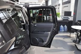 2014款Jeep指南者2.4L四驱运动版