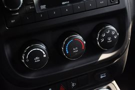 2014款Jeep指南者2.4L四驱运动版