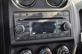 2014款Jeep指南者2.4L四驱运动版