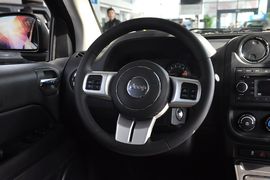 2014款Jeep指南者2.4L四驱运动版