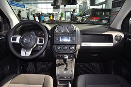 2014款Jeep指南者2.4L四驱运动版