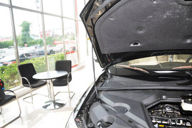 2013款比亚迪S6白金版2.0L手动尊贵型