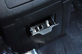 2013款比亚迪S6白金版2.0L手动尊贵型