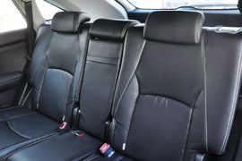 2013款比亚迪S6白金版2.0L手动尊贵型