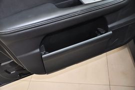 2013款比亚迪S6白金版2.0L手动尊贵型