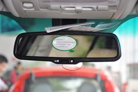 2013款比亚迪S6白金版2.0L手动尊贵型