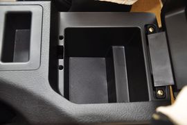2013款比亚迪S6白金版2.0L手动尊贵型