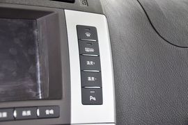 2013款比亚迪S6白金版2.0L手动尊贵型