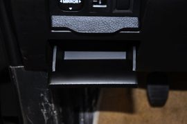 2013款比亚迪S6白金版2.0L手动尊贵型