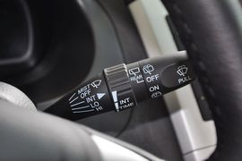 2013款比亚迪S6白金版2.0L手动尊贵型