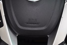 2013款比亚迪S6白金版2.0L手动尊贵型