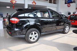 2013款比亚迪S6白金版2.0L手动尊贵型