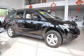 2013款比亚迪S6白金版2.0L手动尊贵型