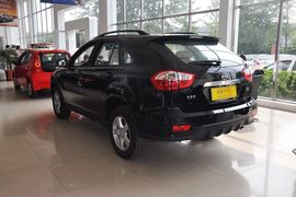 2013款比亚迪S6白金版2.0L手动尊贵型