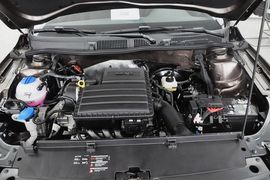 2013款大众朗行1.6L手动舒适型