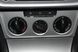 2013款大众朗行1.6L手动舒适型