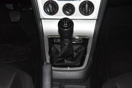 2013款大众朗行1.6L手动舒适型