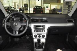 2013款大众朗行1.6L手动舒适型