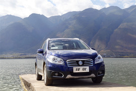 2014款长安铃木锋驭1.6L手动精英型试驾