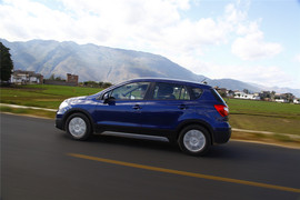 2014款长安铃木锋驭1.6L手动精英型试驾