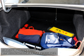 试驾雪铁龙全新爱丽舍手动舒适型