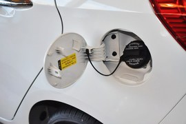 2012款起亚K2两厢1.6L