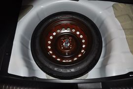 2012款起亚K2两厢1.6L