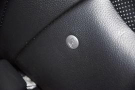 2012款起亚K2两厢1.6L