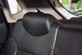 2012款起亚K2两厢1.6L