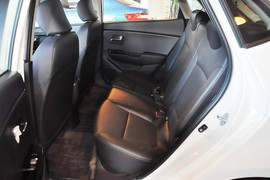 2012款起亚K2两厢1.6L