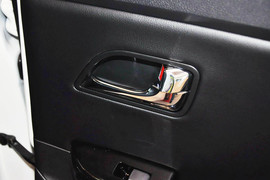 2012款起亚K2两厢1.6L