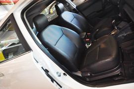 2012款起亚K2两厢1.6L