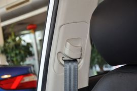 2012款起亚K2两厢1.6L