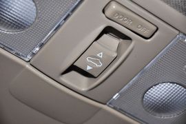 2012款起亚K2两厢1.6L