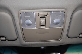 2012款起亚K2两厢1.6L