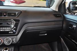 2012款起亚K2两厢1.6L