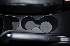 2012款起亚K2两厢1.6L