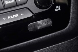 2012款起亚K2两厢1.6L