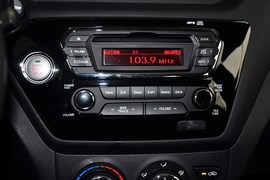 2012款起亚K2两厢1.6L