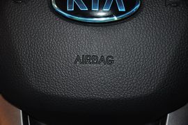 2012款起亚K2两厢1.6L