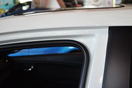 2012款起亚K2两厢1.6L