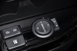 2012款起亚K2两厢1.6L