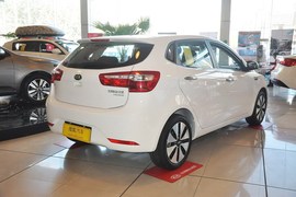 2012款起亚K2两厢1.6L