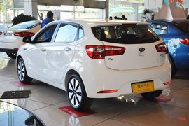 2012款起亚K2两厢1.6L