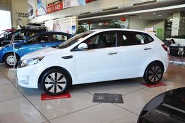 2012款起亚K2两厢1.6L